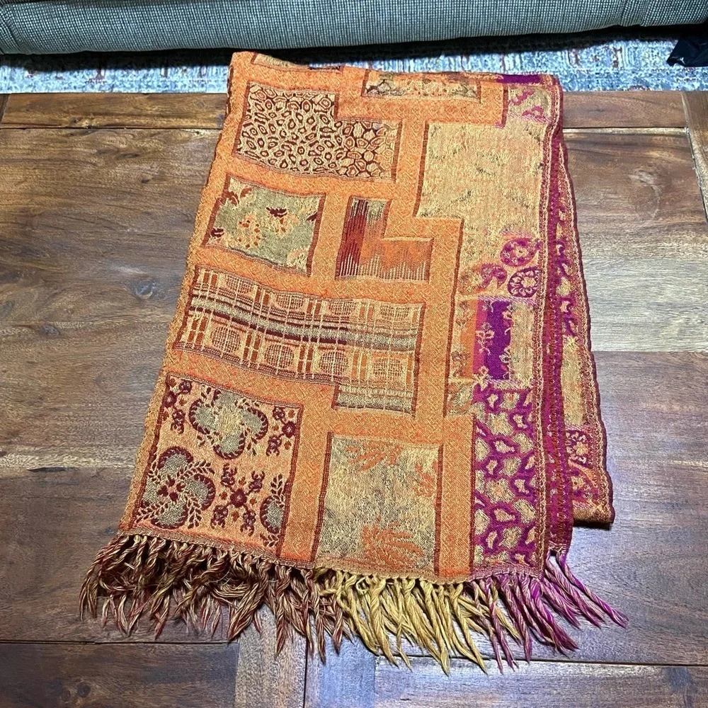 100% oversized wool scarf